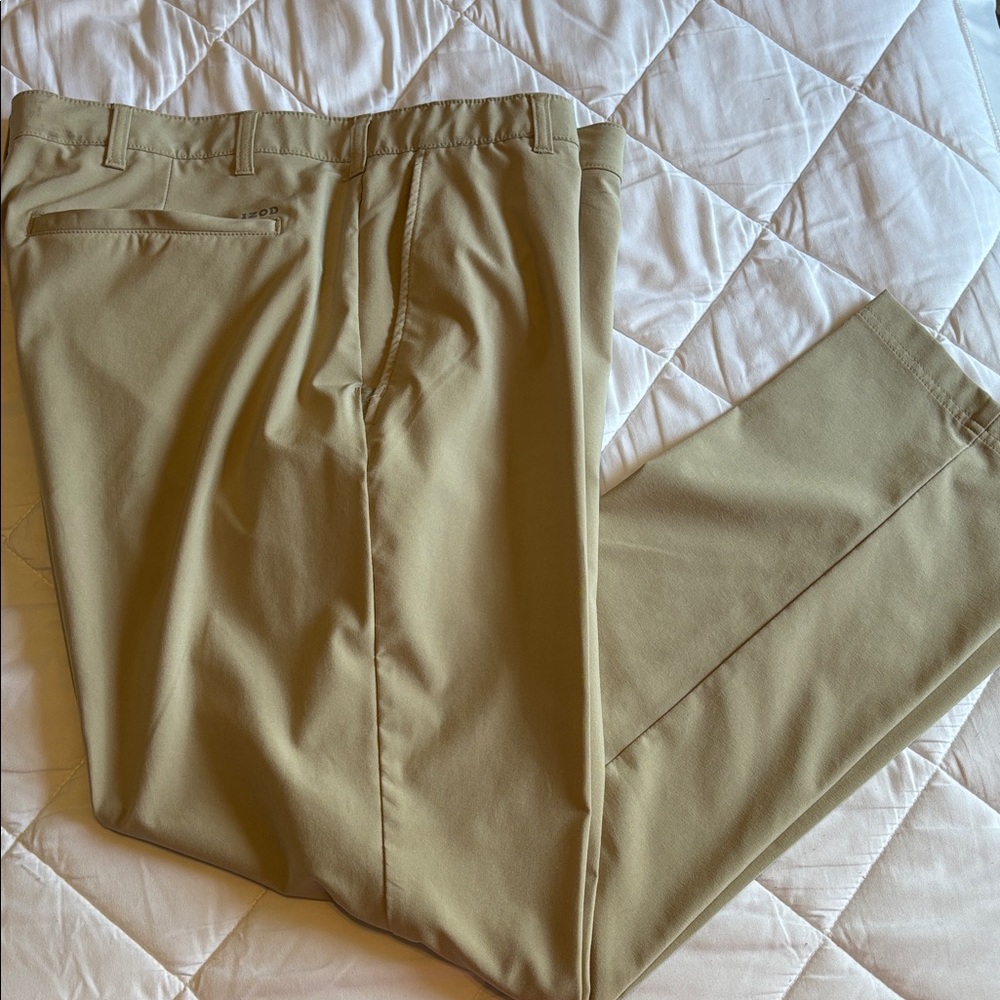 Izod Men's Tan Golf Pants